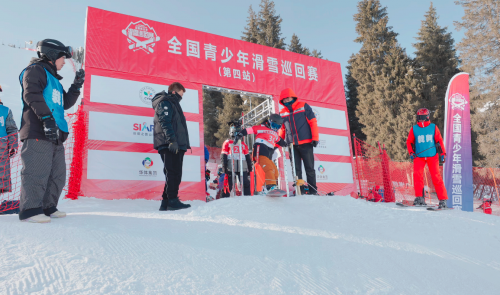 首届全国青少年滑雪巡回赛-第四站丝绸之路站-晋级总决赛的“最后机会”