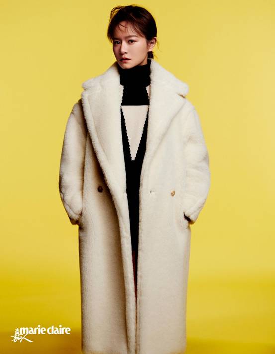 Wang Siwen 王思文 in mm aw22 total look teddy bear coat @ Marie Claire Nov